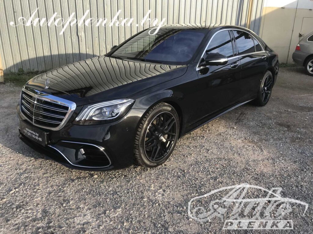 Mercedes-Benz S560