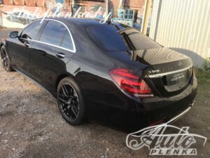 Mercedes-Benz S560